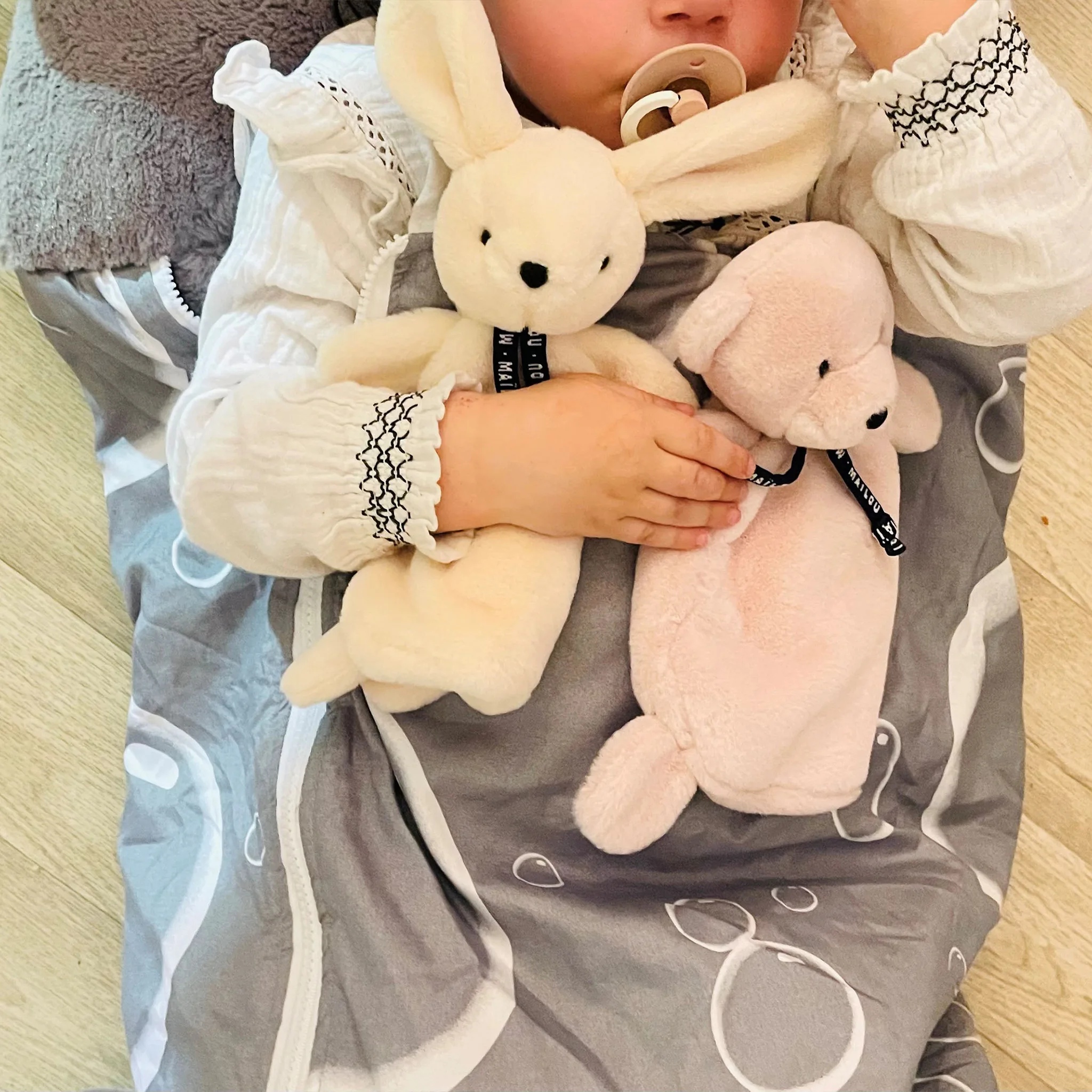 Doudou Lapin ivoire Dorlotin 22 cm - Fait main en France – Image 4