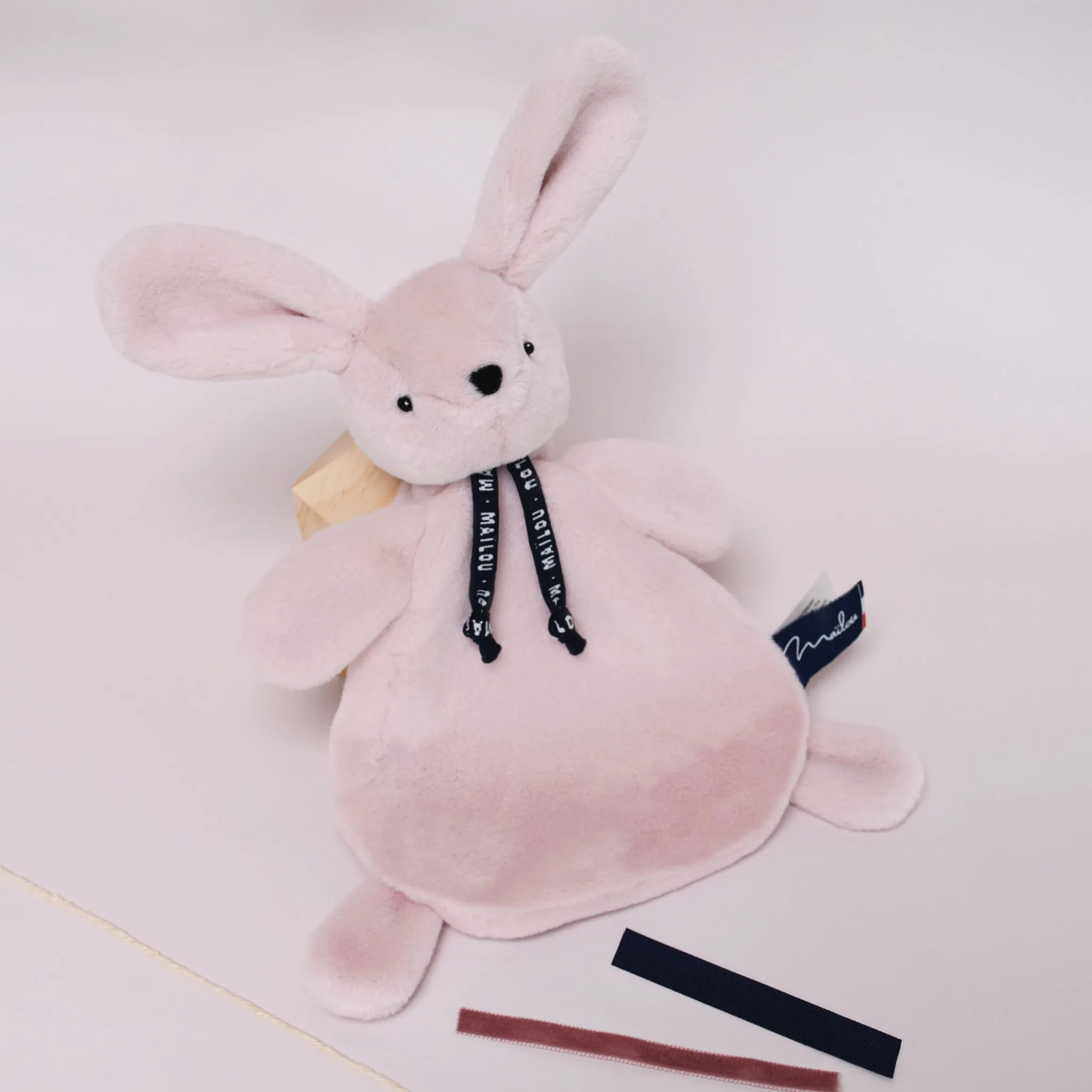 Doudou Lapin rose 22 cm - Dorlotin cousu main Bretagne – Image 2