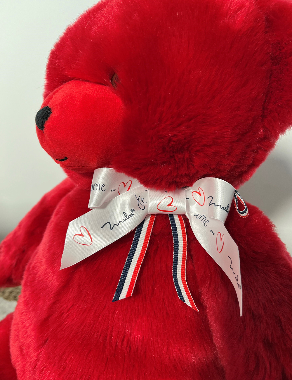 L'Ours Maïlou Rouge Gaby 50 cm – Cadeau “Je t’aime” unique – Image 2