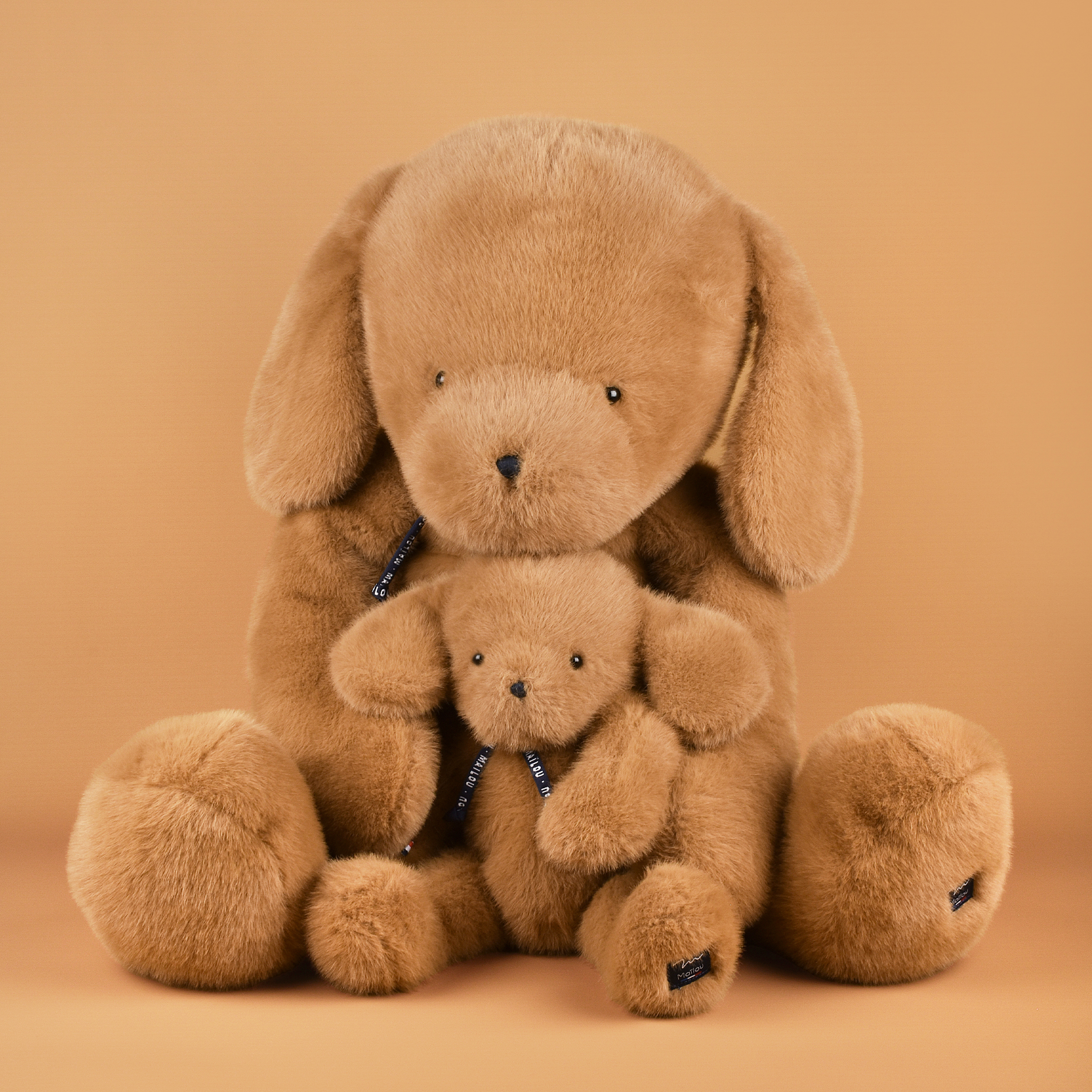 Peluches chien caramel Sowen Maïlou 80 cm et 40 cm fabriquées en France